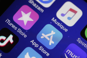 Apple defends App Store control in court, denying to be Android