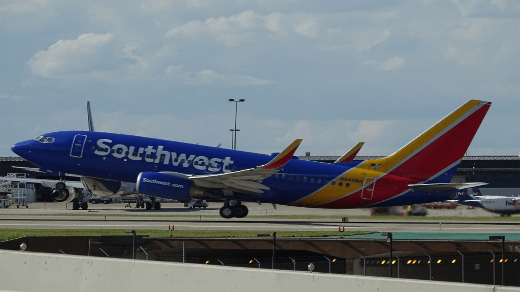 Southwest Airlines maintains its profit forecast as bookings surpass costs