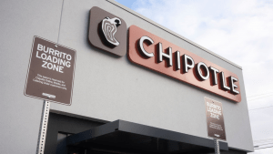 Chipotle Cafe in Michigan says to unionize, preferably for the chain
